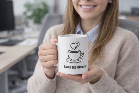 Kubek Kawa nie ocenia, kawa rozumie